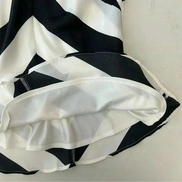 Ricki’s Blouse Sleeveless Peplum Halter  Neck Flowy Chevron Black White Size 0 - Picture 13 of 16